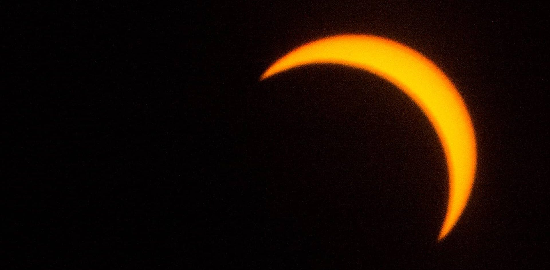 Cuáles son los riesgos de mirar directamente el eclipse